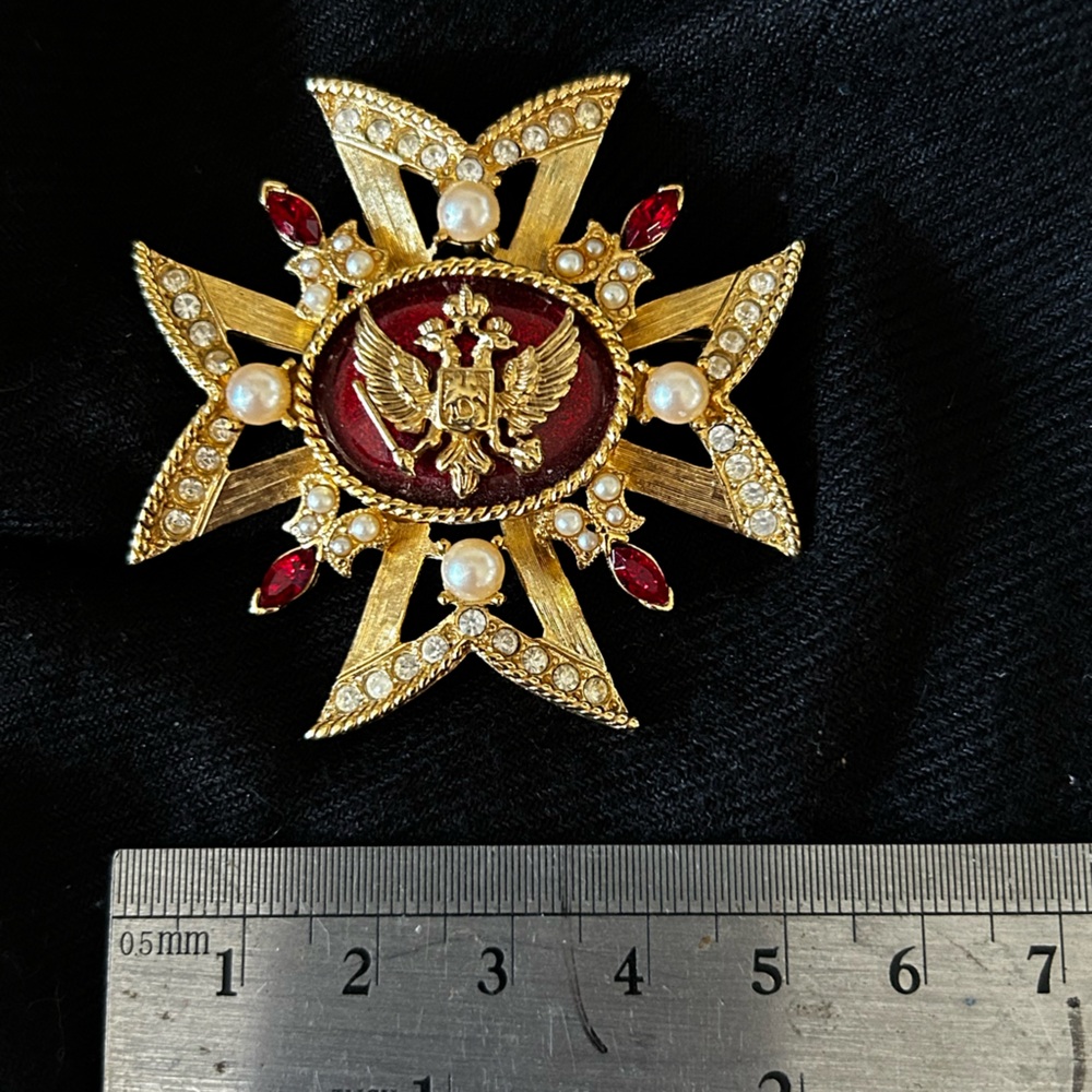 Spectacular “Treasures of the Czars” volunteer appreciation and souvenir brooch